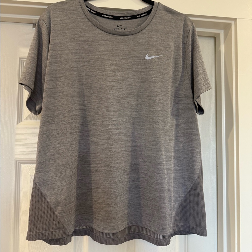 Nike Women's Heather Gray Short Sleeve Tee